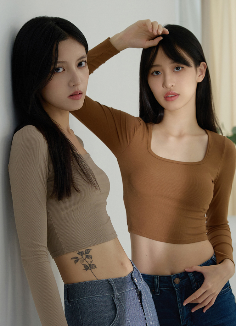 方領露腰短版長袖罩杯上衣 Bra Top 免穿內衣