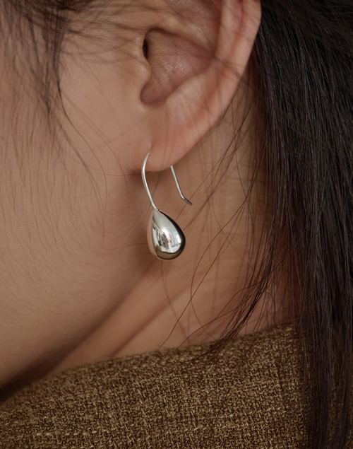 耳勾式立體質感水滴耳環 S925純銀耳針