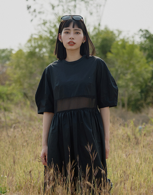 韓國設計 法式小澎袖簍空露腰洋裝