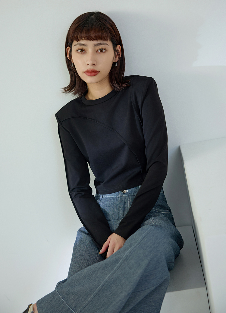 都市俐落直角肩拼接挺版T恤(黑色)