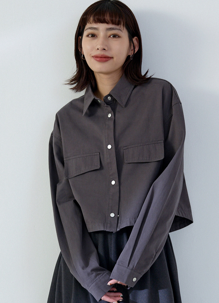 挺廓水洗棉工裝風短版襯衫
