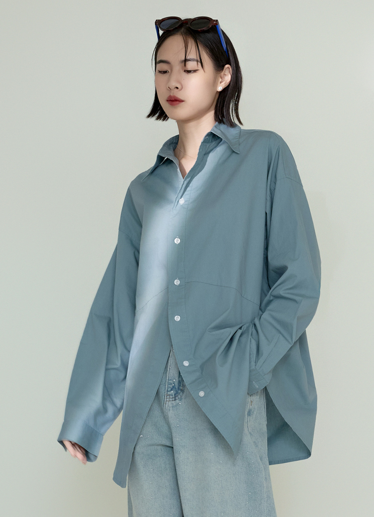 剪裁美學! 拼接弧線開岔寬鬆襯衫