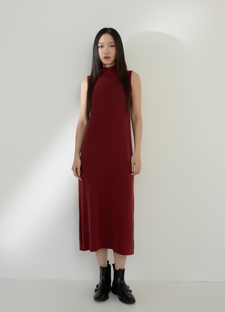 回眸心動! 知性微高領開岔針織連身裙