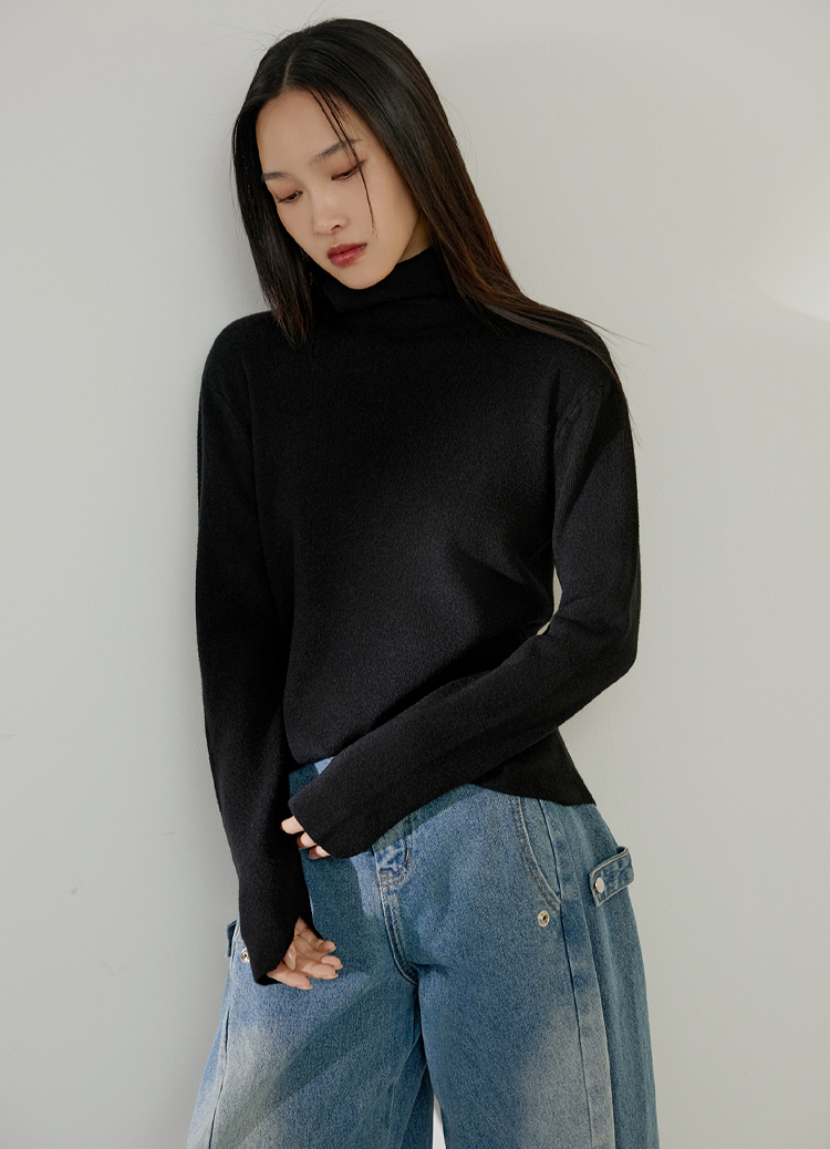 保暖迎刃有餘! 鬆糕領斜口袖親膚絨毛打底衫