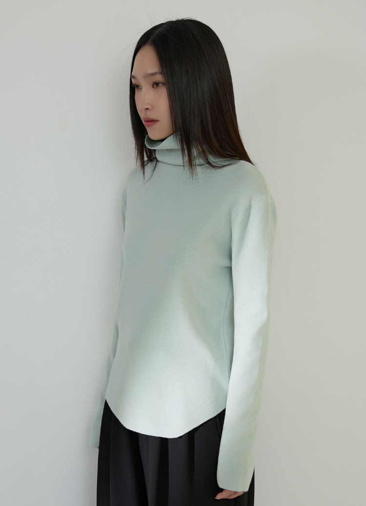 保暖迎刃有餘! 鬆糕領斜口袖親膚絨毛打底衫