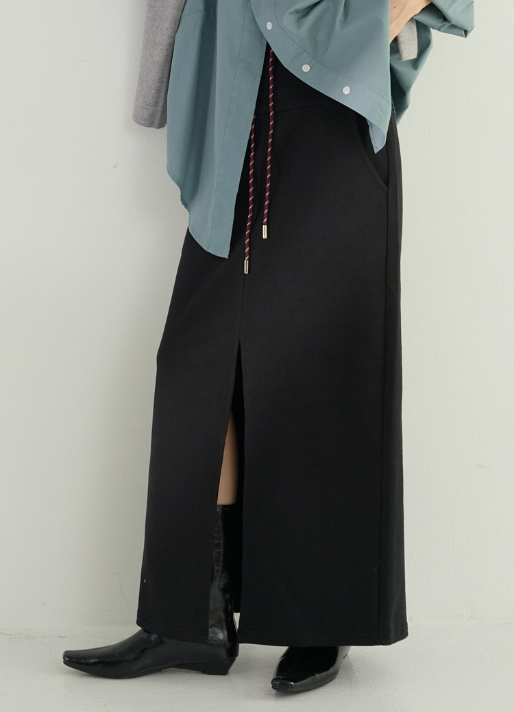 秒變紙片人! 酷辣高開岔瘦瘦挺版直筒裙