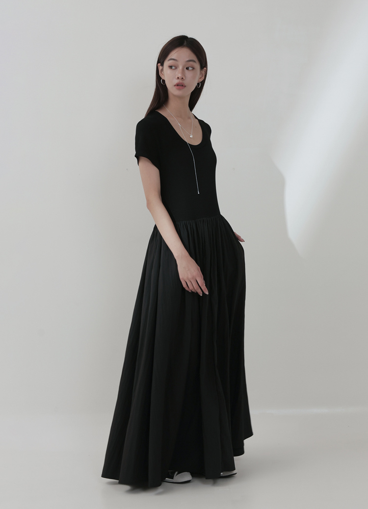 異材質! 優雅永恆黑冰絲針織U領洋裝 婚禮穿搭 小禮服 小黑裙