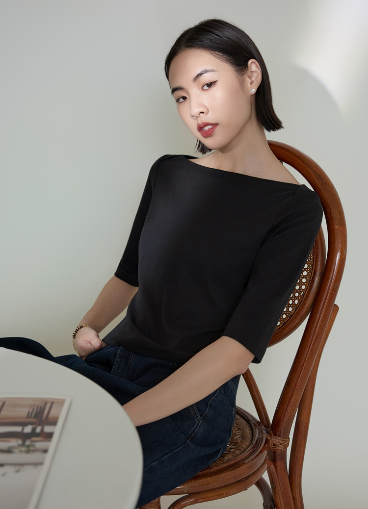 韓國腰瘦心機! 超修身一字領五分袖上衣