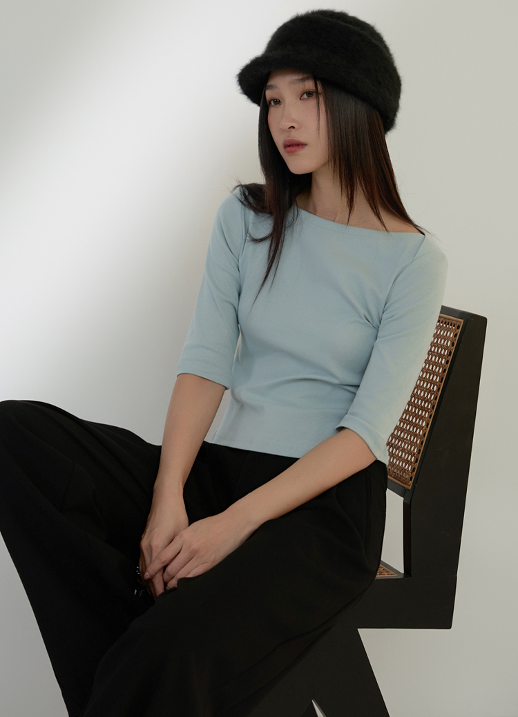 腰瘦心機! 超修身迷人一字領五分袖瘦瘦T