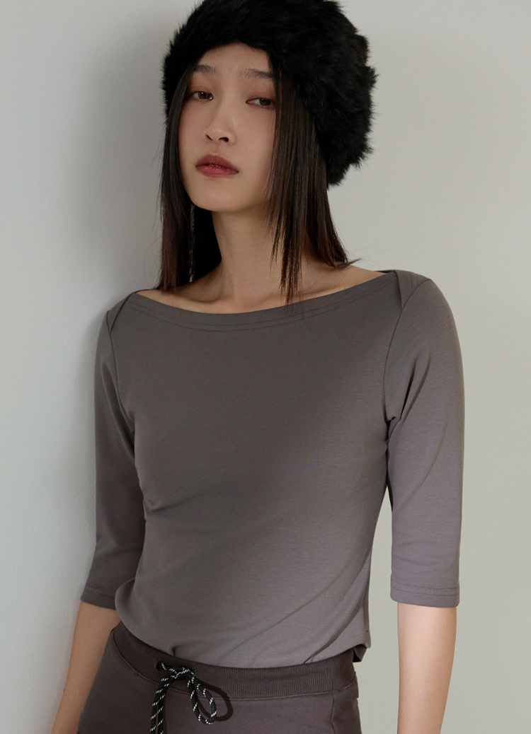腰瘦心機! 超修身迷人一字領五分袖瘦瘦T
