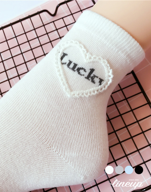 字母LUCKY愛心蕾絲襪 中筒襪