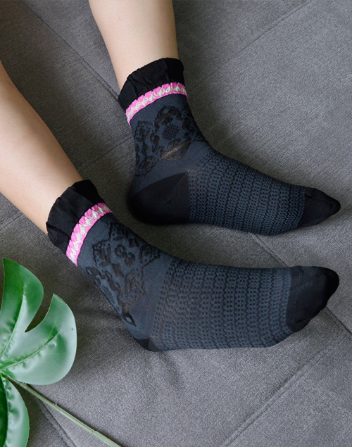 日本原單 立體古典細緻刺繡短筒襪